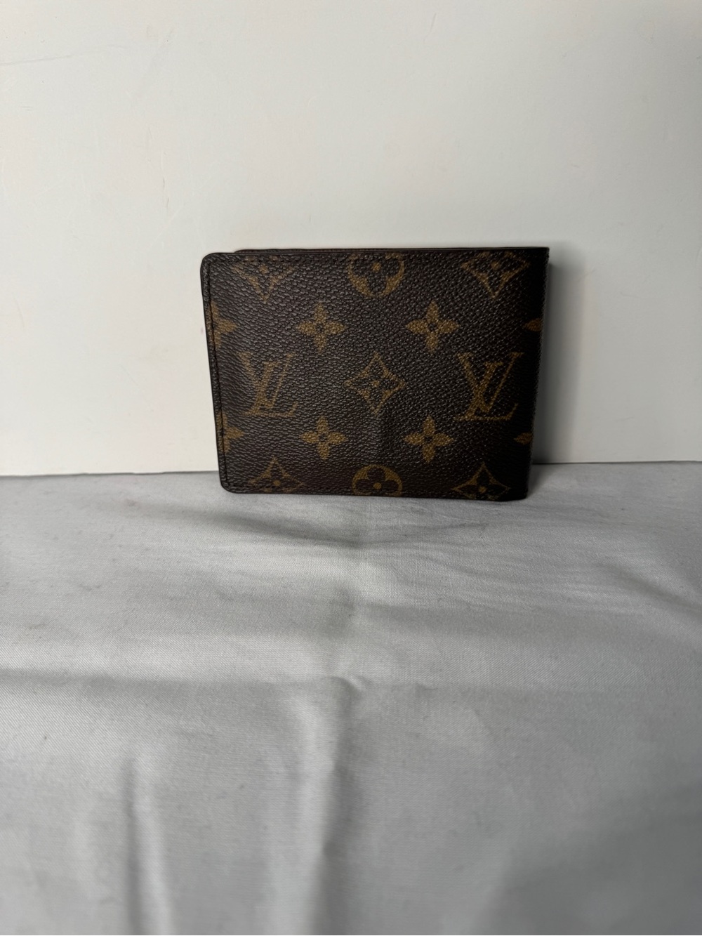 Louis Vuitton Monogram Men’s Wallet (Brown) - Picture 2 of 8